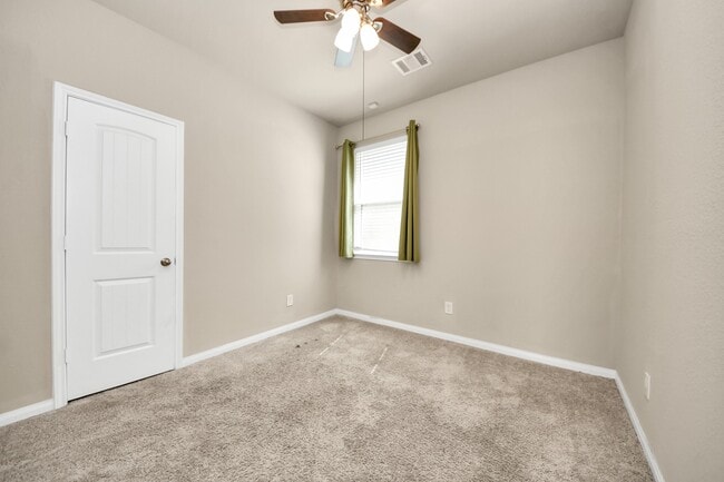 Building Photo - 17630 Holroyd Rd