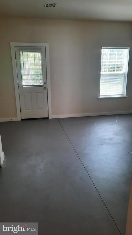 Photo - 901 Admiral's Quay Dr