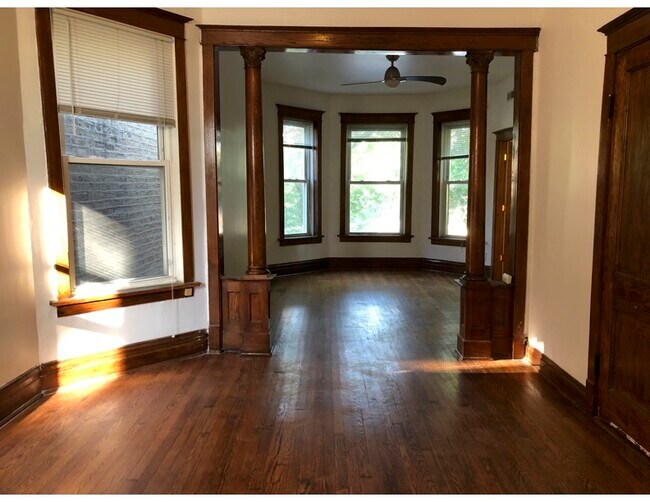 Photo - 1227 N Rockwell St Unit 2