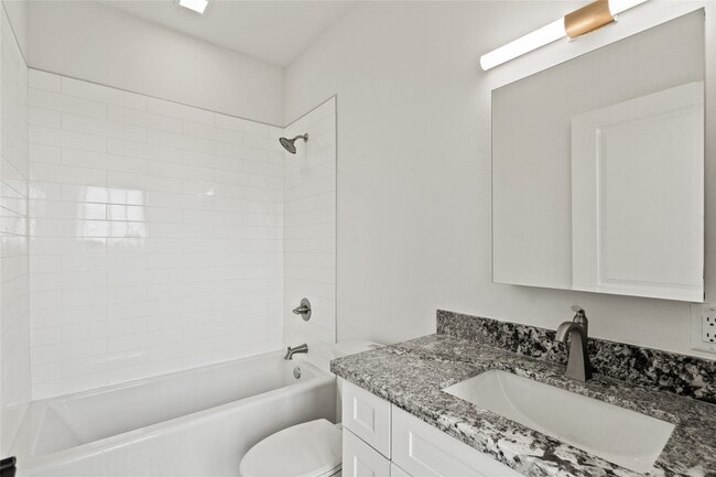 Building Photo - 2102 Mechanic St Unit 301