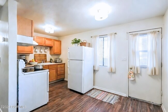 Photo - 455 W Kelso St