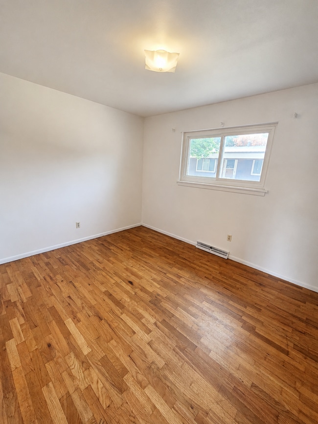 Photo - 932 Avenue B Unit 3