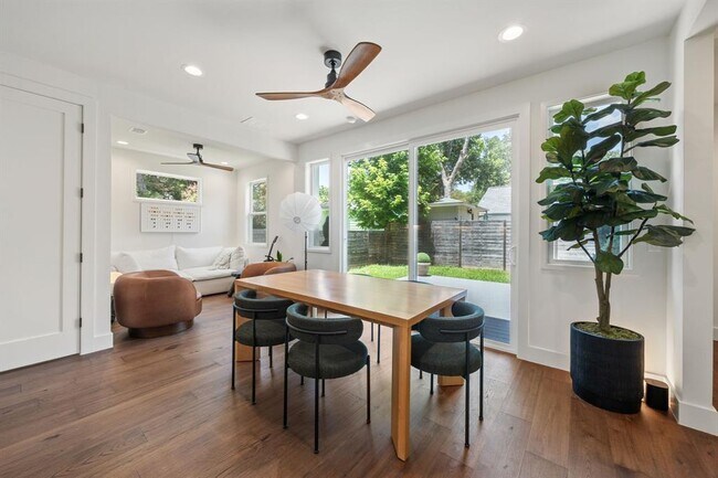 Photo - 2609 Willow St