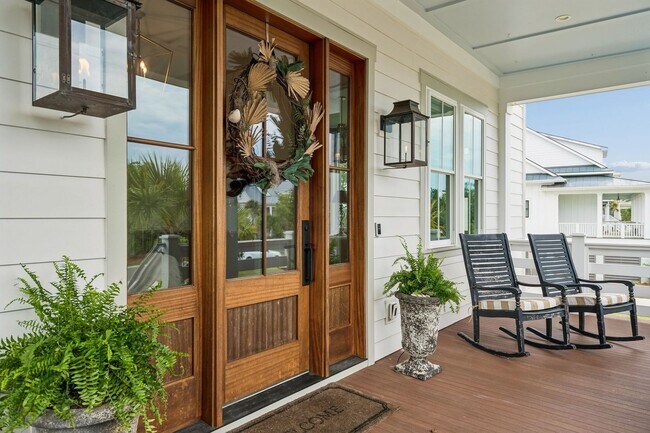 Photo - Beautiful 5 Bedroom Marshside Home