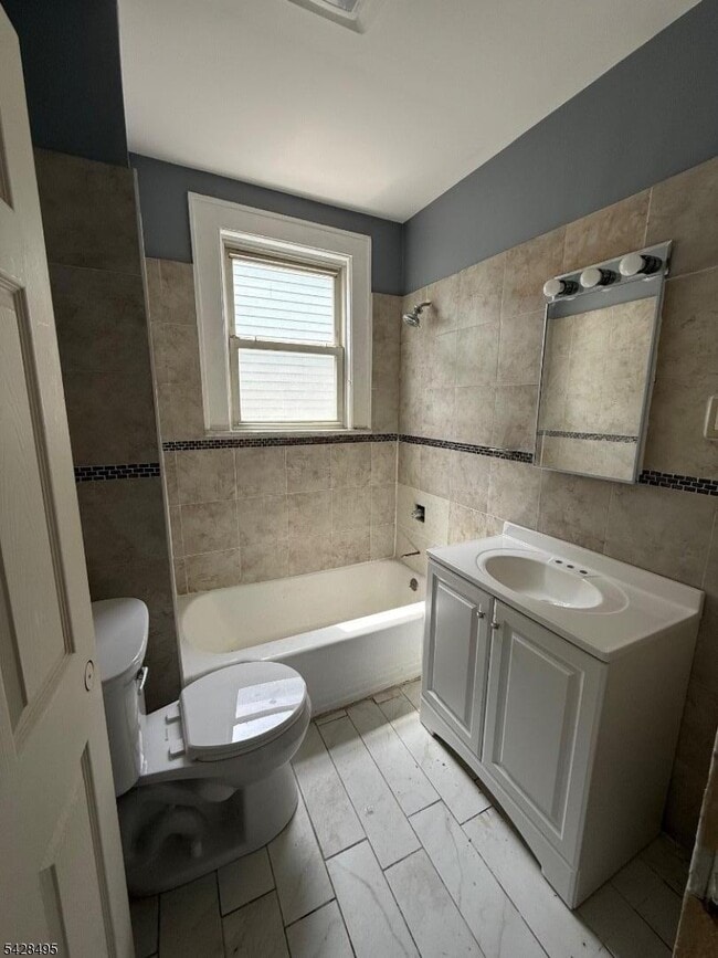 Photo - 20 Heckel St