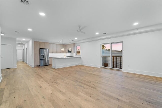 Photo - 525 Ave E Unit 3