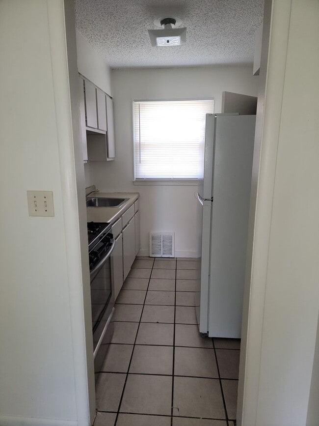 Photo - 2BR/1BA Updated Home – Vouchers Welcome!
