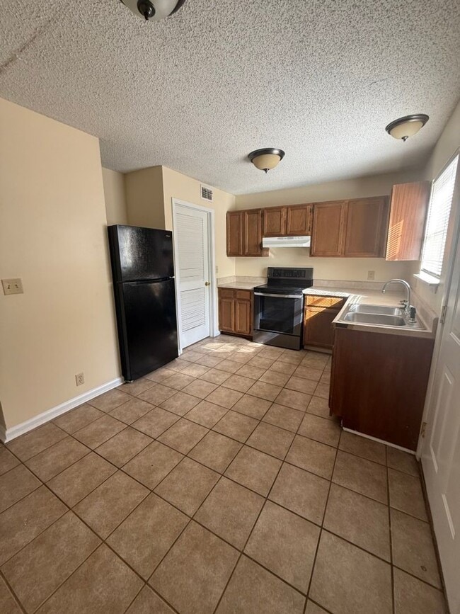 Photo - Affordable Townhome with Free Rent