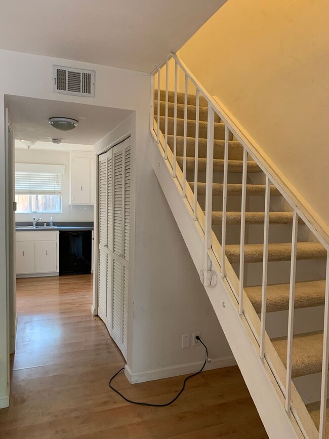 Photo - Adorable 3 Bed 1.5 Bath Covell Commons Condo ( fall Rental )