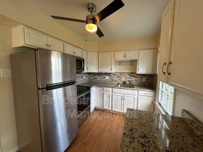 Photo - 1944 Malcom Dr