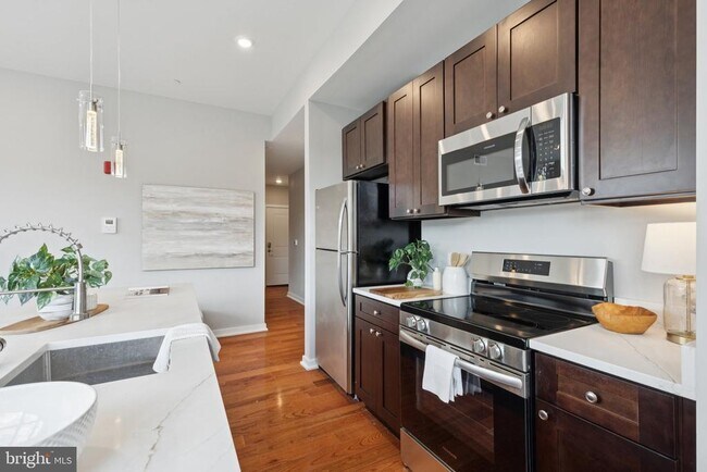 Photo - 100 Forrest Ave Unit 303