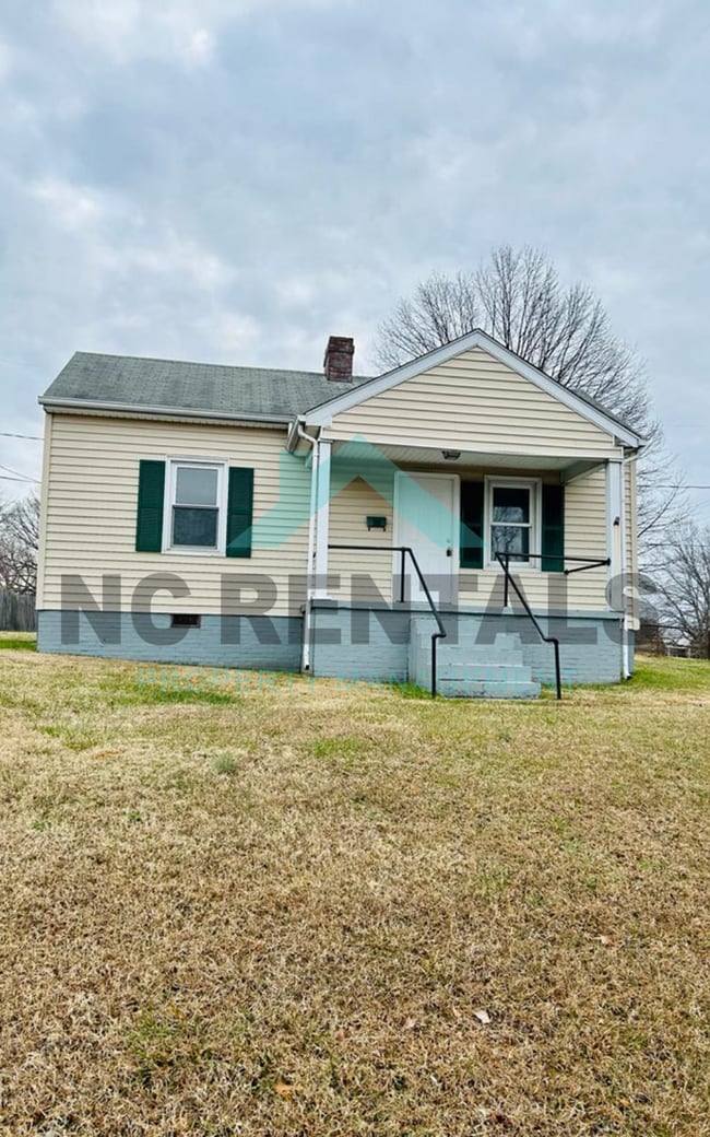 Photo - 1302 Cypress St