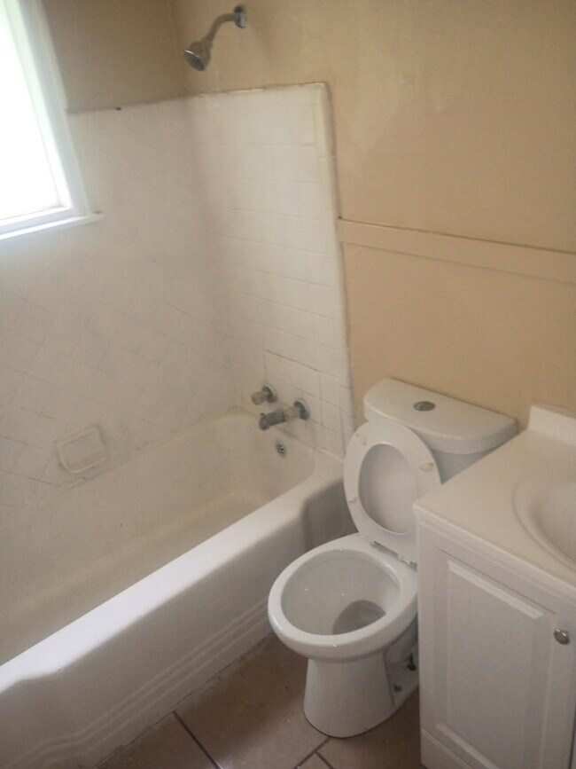 Photo - 1125 W Lexington Cir