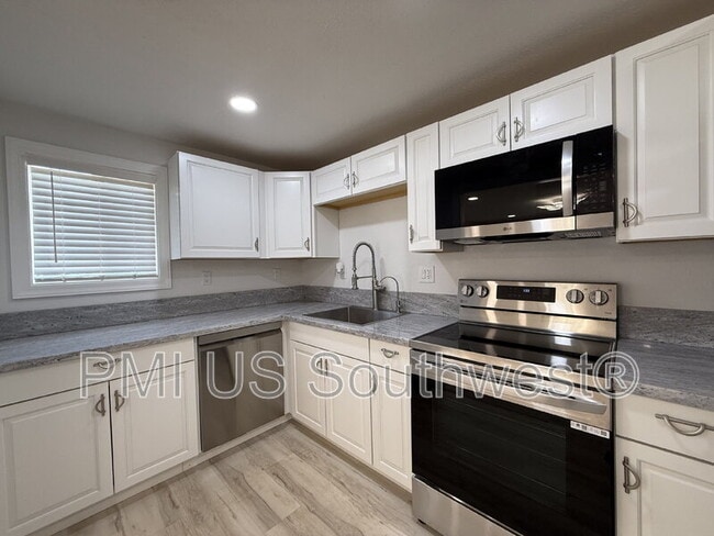 Building Photo - 315 Moser Ave Rental