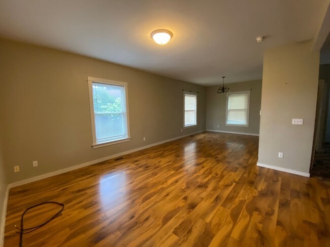 Photo - 923 Russel St - 3/Bed 1.5/Bath located in the Edison neighborhood