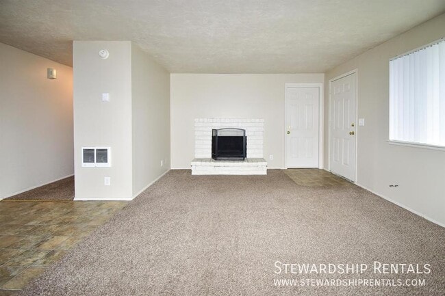 Photo - 336 S 51st Pl