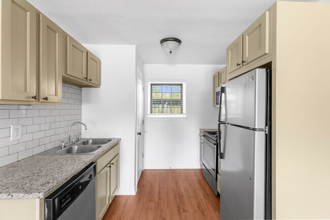 Photo - The Avondale Apartments