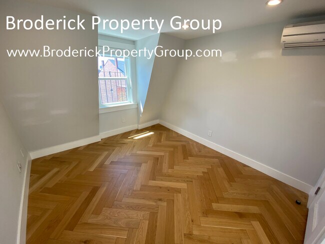 Photo - 464 Massachusetts Ave