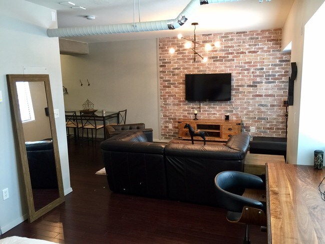 Studio Apartments For Rent In 78701 Austin Tx Forrent Photo 800 Brazos St Unit 1010