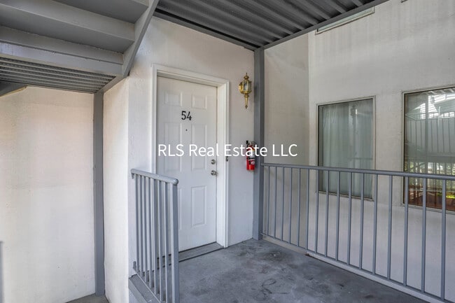 Photo - 1547 N Riverside Ave Unidad 54-C