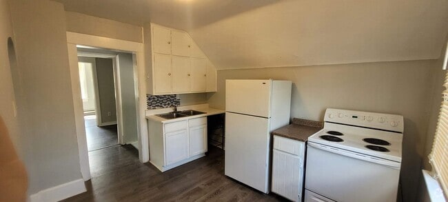 Building Photo - 414 9th Ave Unit 414 9th ave  b Rental