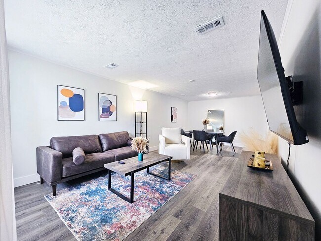 Photo - Pine Grove Apartments