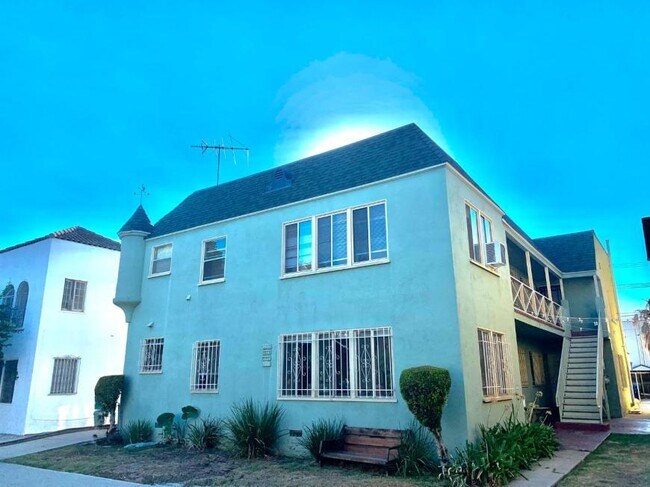 Photo - 3.0 bedroom in Los Angeles California 90036