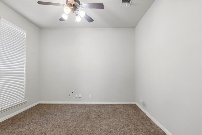 Photo - 3807 Links Ln