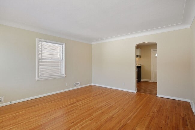 Photo - 627-627 Penn Ave S Unit 627 Penn Ave South