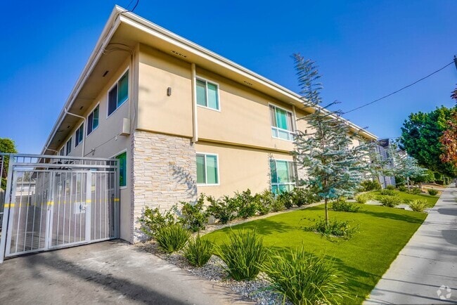Exterior POV - 822 N. Inglewood Ave Rental