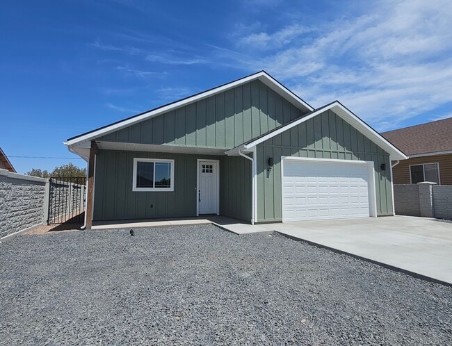 57 Hillcrest Dr - 57 S Hillcrest Dr House