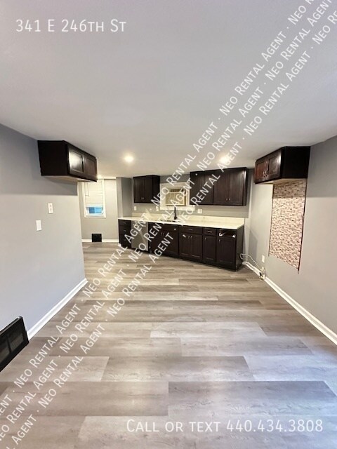 Photo - 341 E 246th St