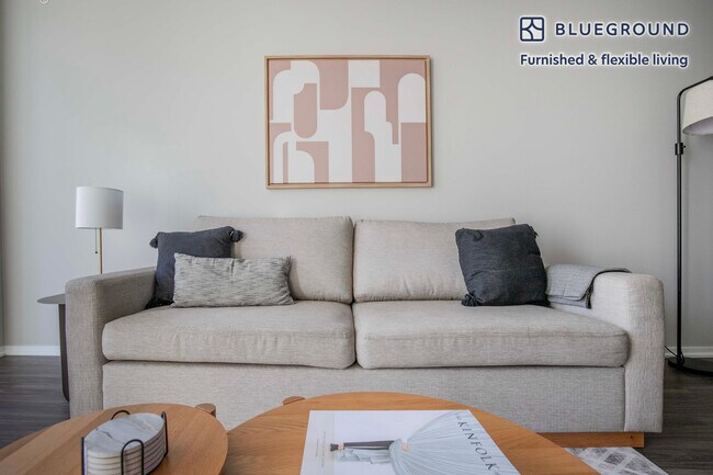 Photo - 200 E Illinois St Unidad SI FL13-ID996