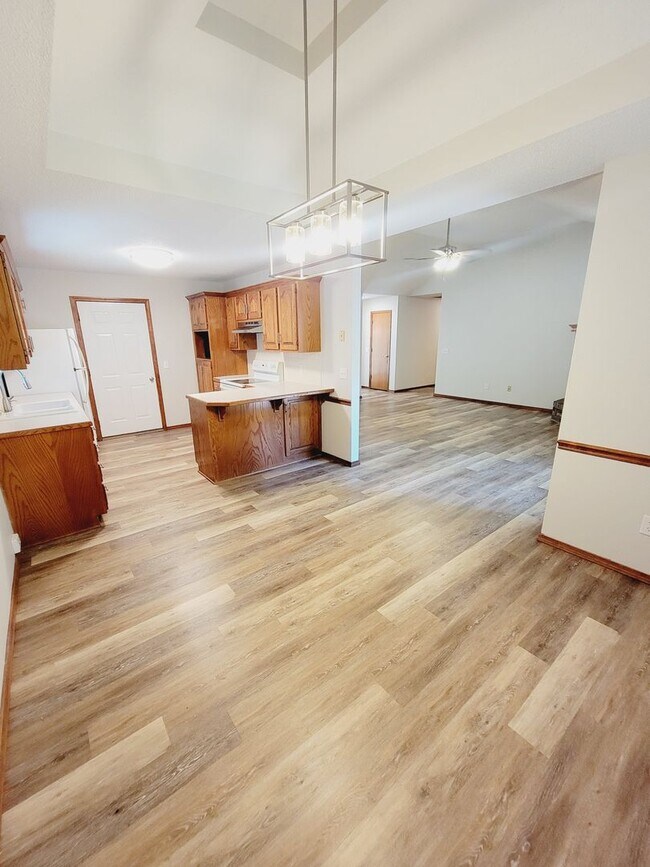 Photo - Super Cute in Great Southeast Location - O...