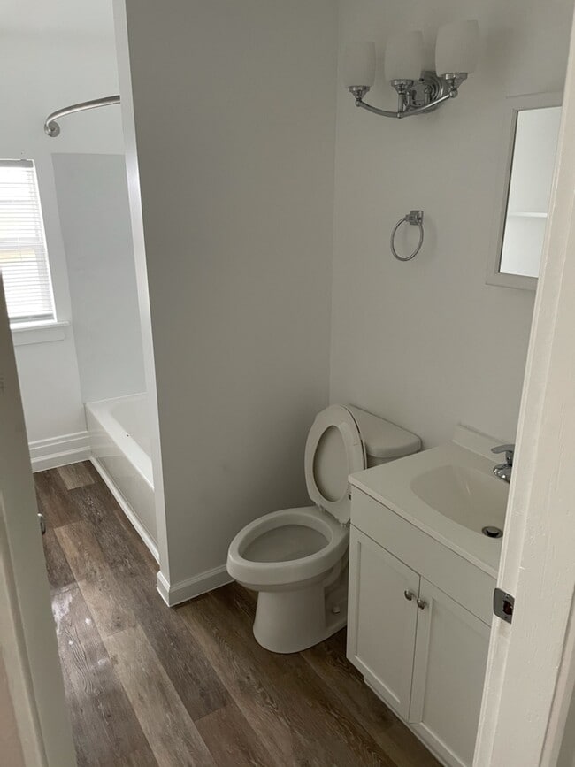 Photo - 777 Seymour Ave