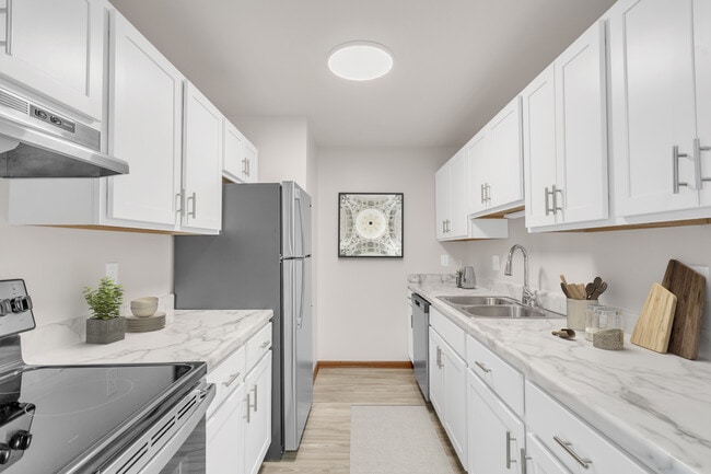 Photo - Stonegate Apartments