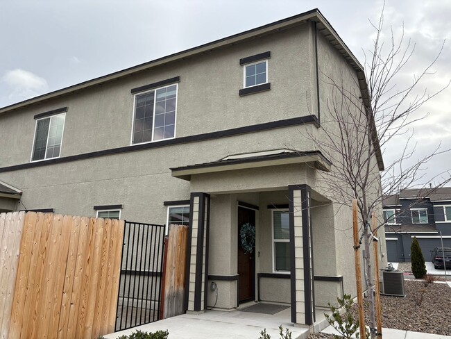 Low Maintenance 3 Bedroom Home in South Reno! - Low Maintenance 3 Bedroom Home in South Reno!