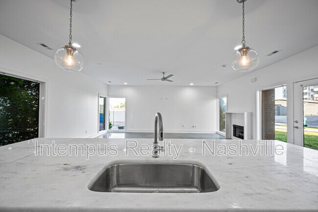 Photo - 962 9th Ave S