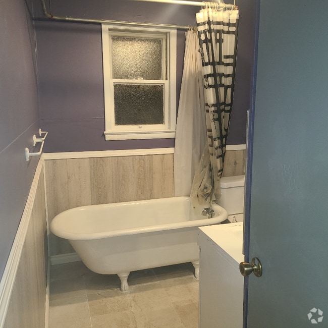 Building Photo - 7006 Clement Ave Unit #3 Rental