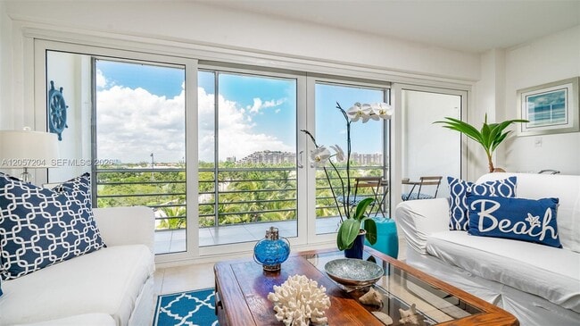 Building Photo - 555 Crandon Blvd Unit 71