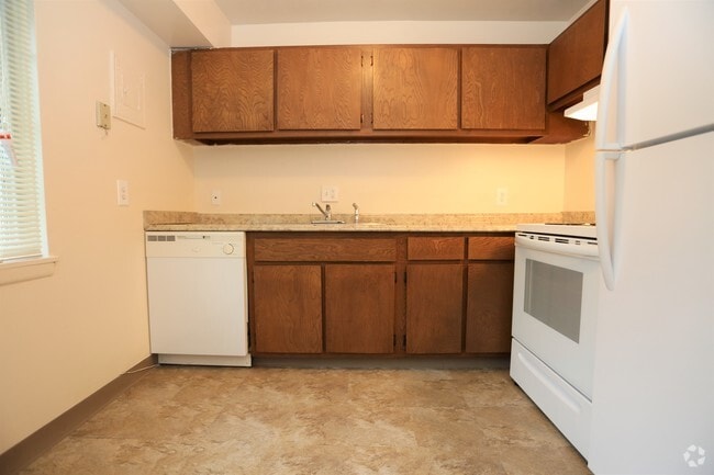 Kitchen 3BR, 1.5 BA - Brendan Court Apartments