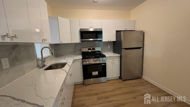 Photo - 431-437-437 Main St Unit 2A