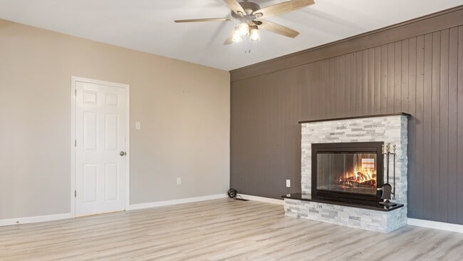 Photo - 3210 Kennedy Rd