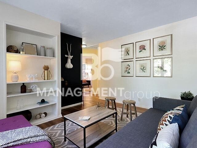 Photo - NW Portland Alphabet District. Light & Bri...