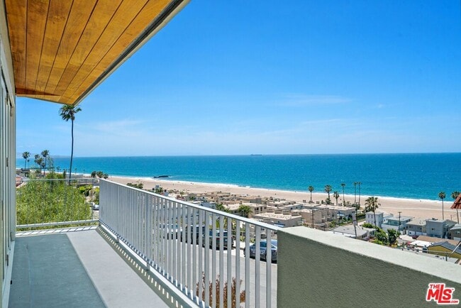 Building Photo - 7008 Vista Del Mar Ln