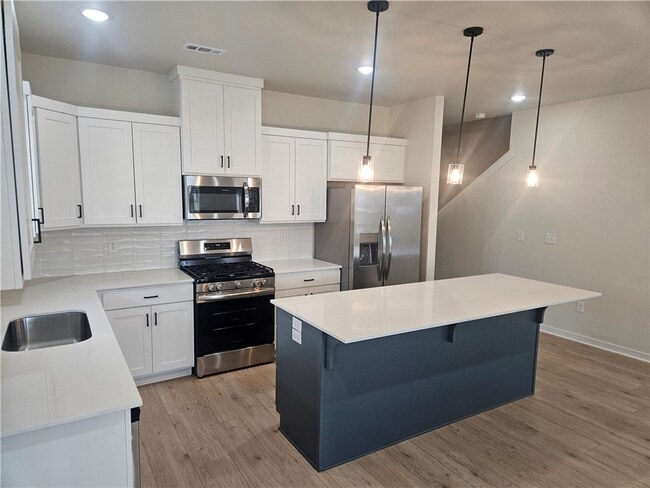 Photo - 6005 SW Coywolf St