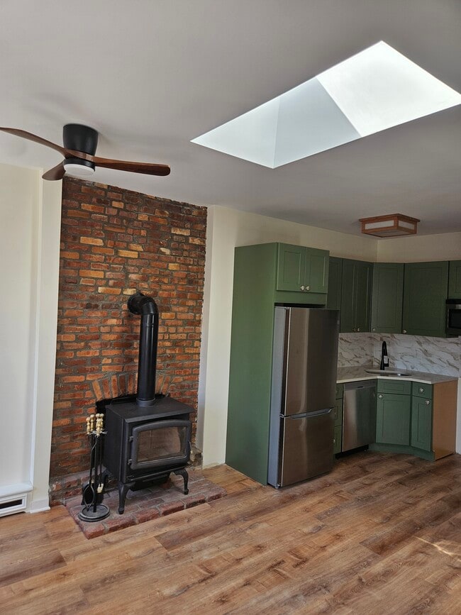 Building Photo - 367 Saint Marks Ave Unit St Marks, 3F