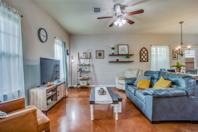 Photo - 4518 Senda Ln