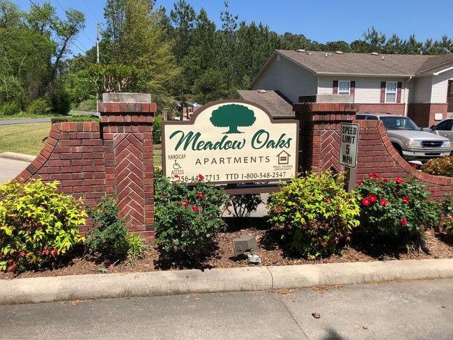 Meadow Oaks - Meadow Oaks Apartments