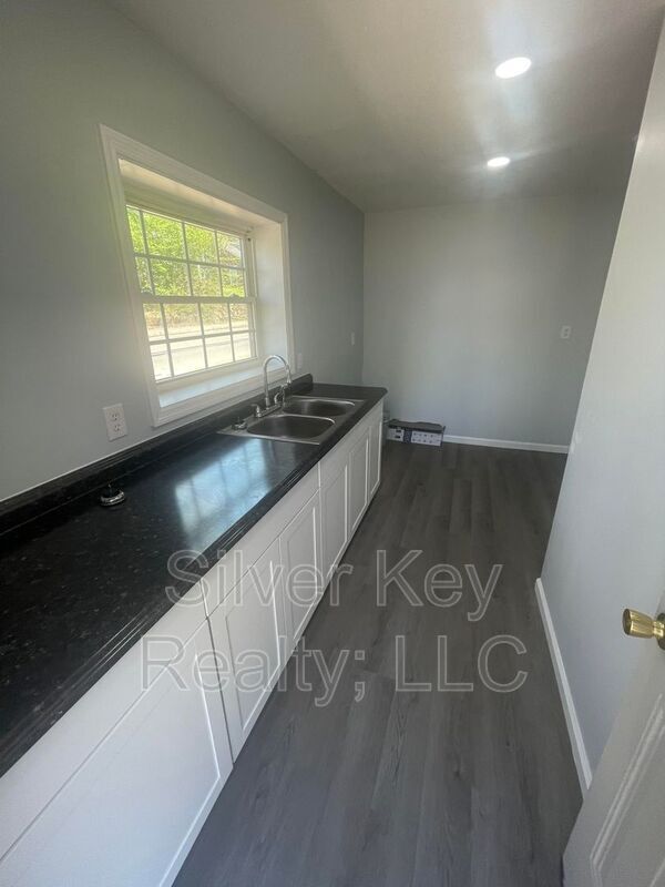 Photo - 154 S Jackson St Condo Unit B